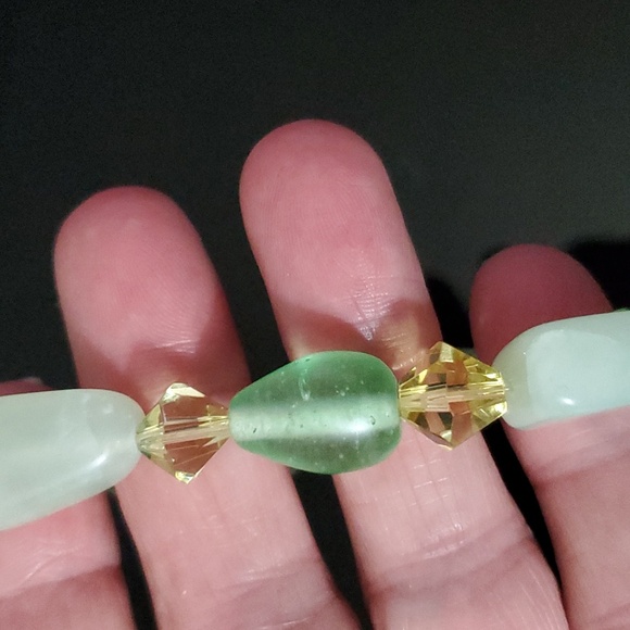 Vintage Beaded Bracelt - Picture 2 of 3